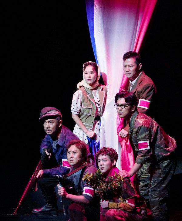 话剧《死无葬身之所》：经典重排更应融入现代念念考